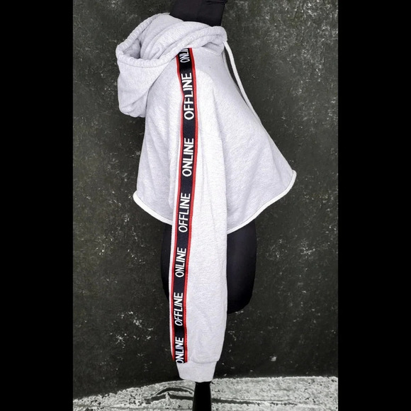 Forever 21 Gray Cropped Hoodie - Picture 2 of 7